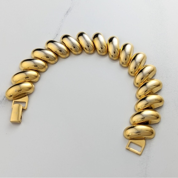 Vintage 1980s Costume Jewelry Gold Tone Link Snake Bracelet - Picture 10 of 13